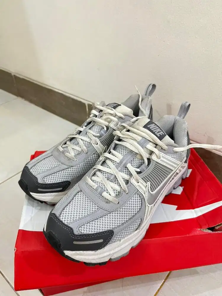 Nike vomero 5 women / men. Nike shoes, sepatu nike