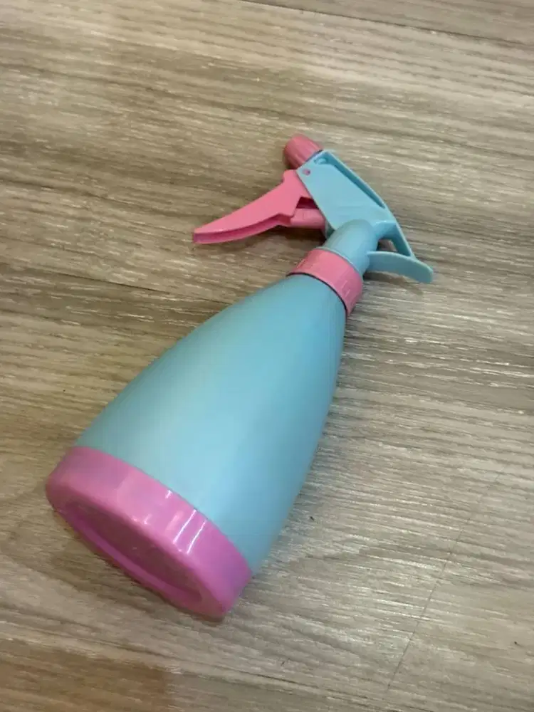 Semprotan untuk tanaman dan strika