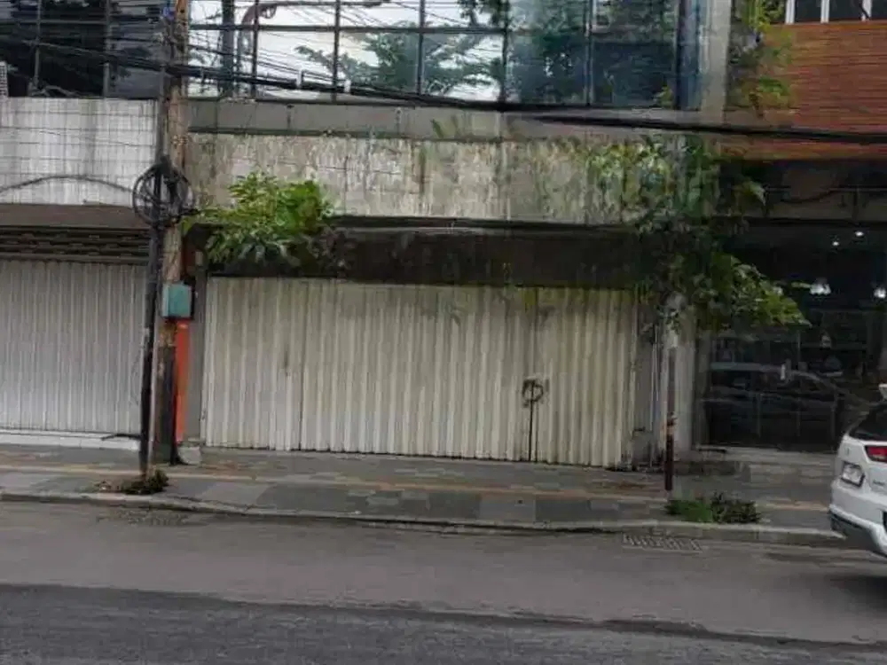 Disewakan Ruko 3 lantai Raya dharmahusada cocok untuk usaha