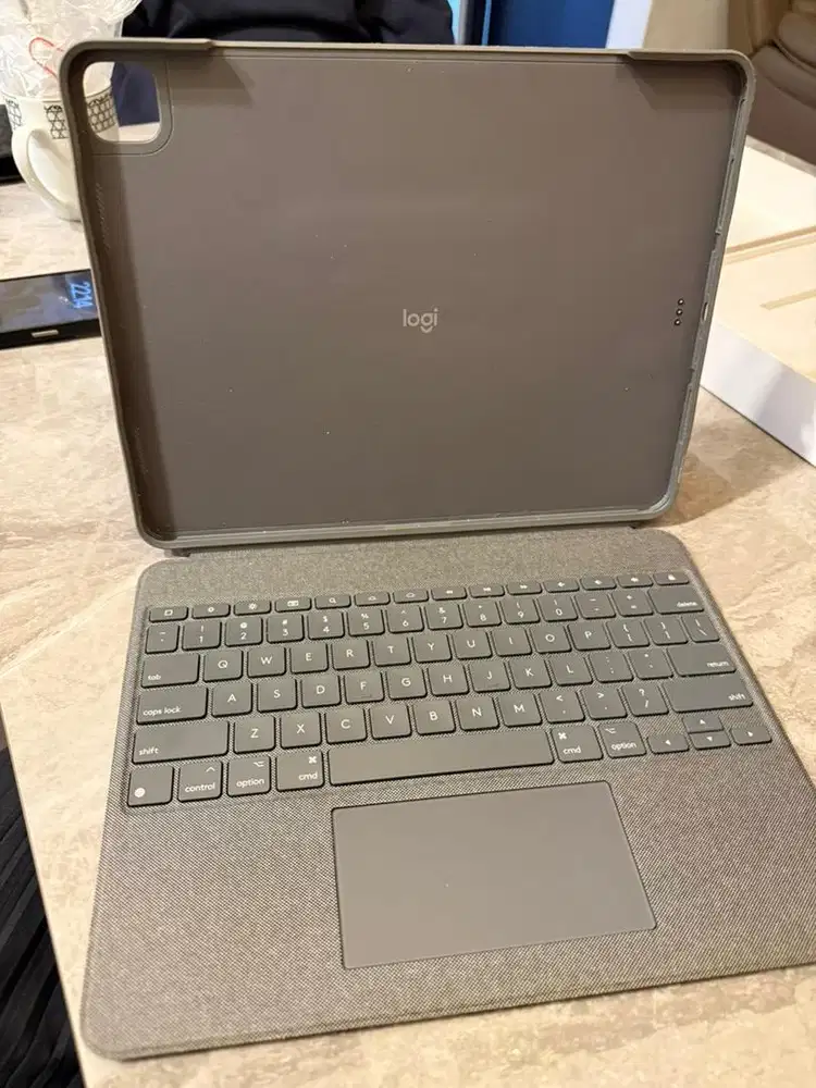 Case Logitech Combo Touch Keyboard Case iPad Pro 13 inch