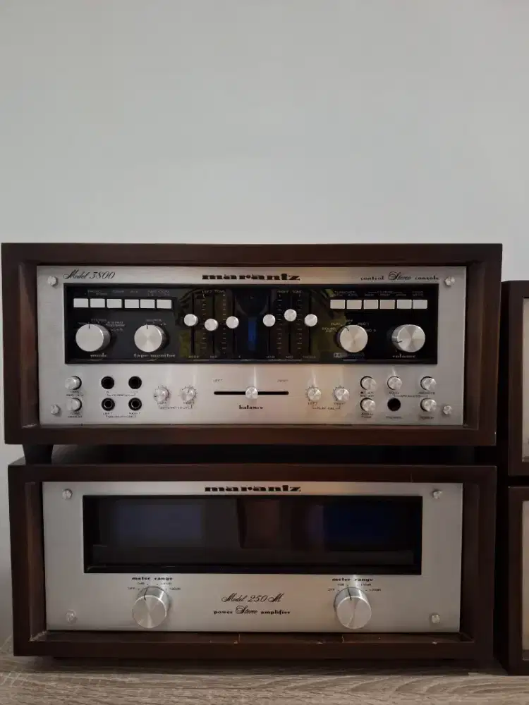 Marantz power 250 Marantz preamp 3800
