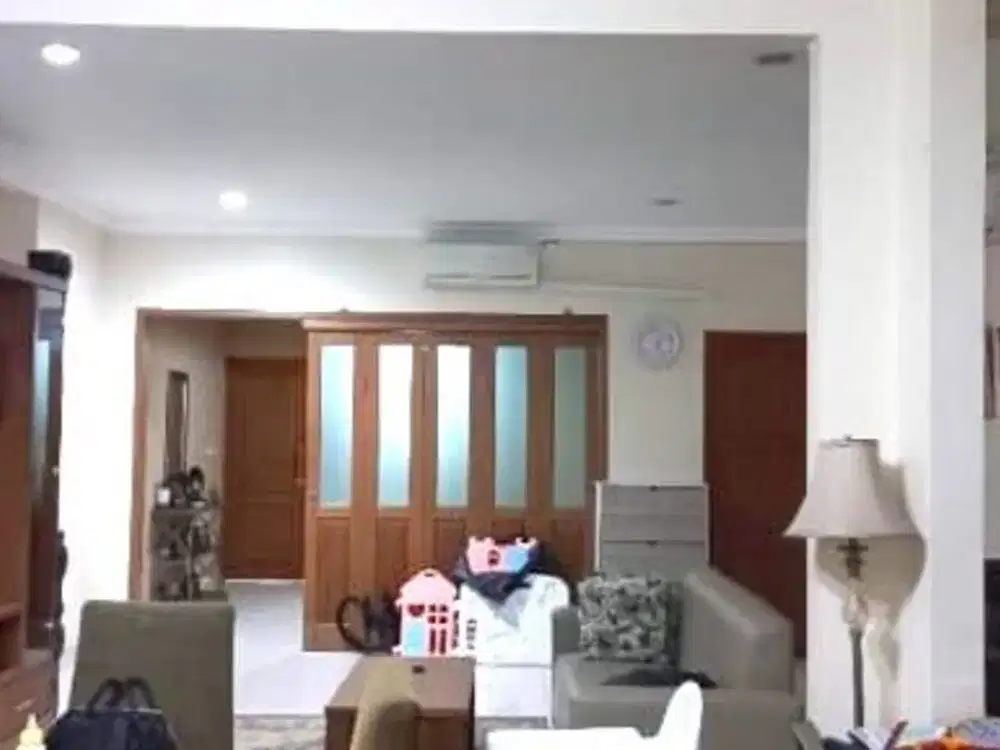 RUMAH TENANG DI KAWASAN HIJAU RINDANG CILANDAK JAKSEL DENGAN BERBAGAI KENYAMANAN MUDAH NYA AKSES