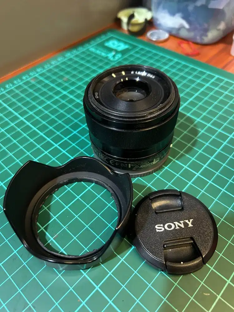 Lensa Sony 35mm F1.8 OSS (SEL35F18)