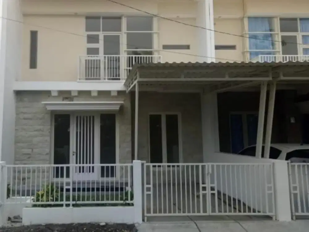 Dijual cepat dan murah rumah siap huni Greenlake Wonorejo