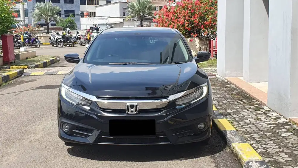 Honda Civic 1.5 Turbo ES Sedan CVT AT 2017 Garansi Low KM 38Rb Record