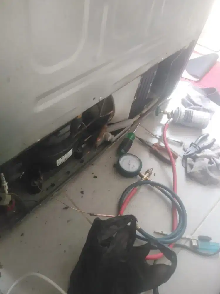 Servis elektronik panggilan bergaransi...KULKAS AC MESIN CUCI..DLL