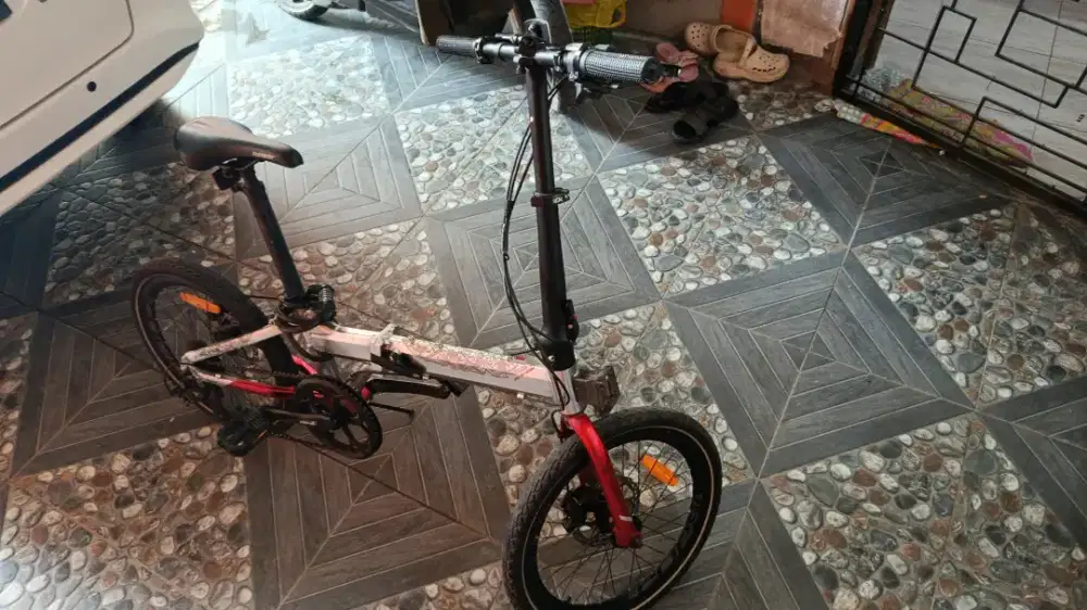 Sepeda Lipat Element Police