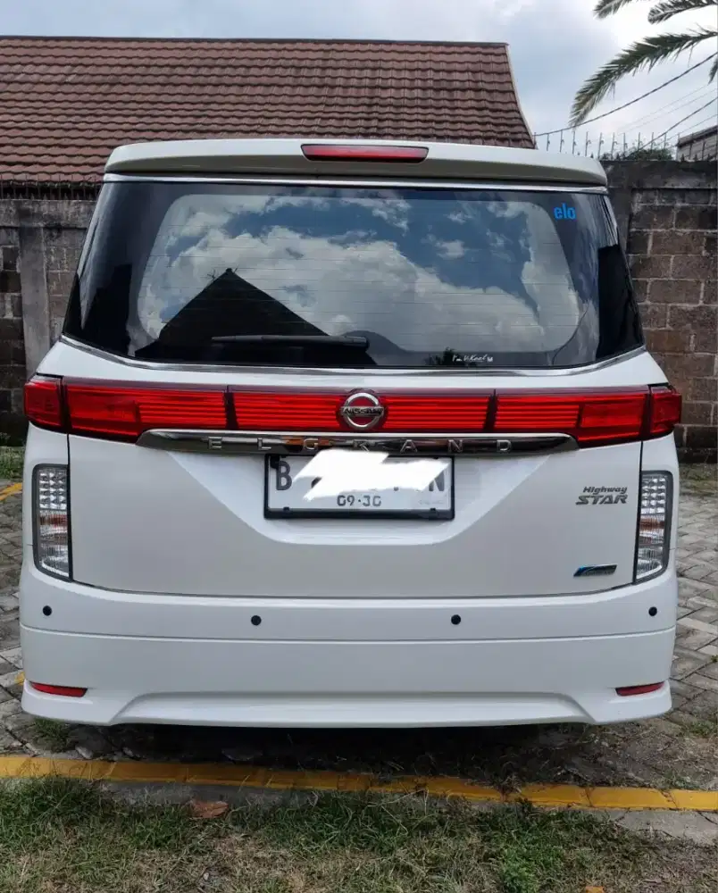 Nissan ELGRAND HWS 3.5 AT 2011