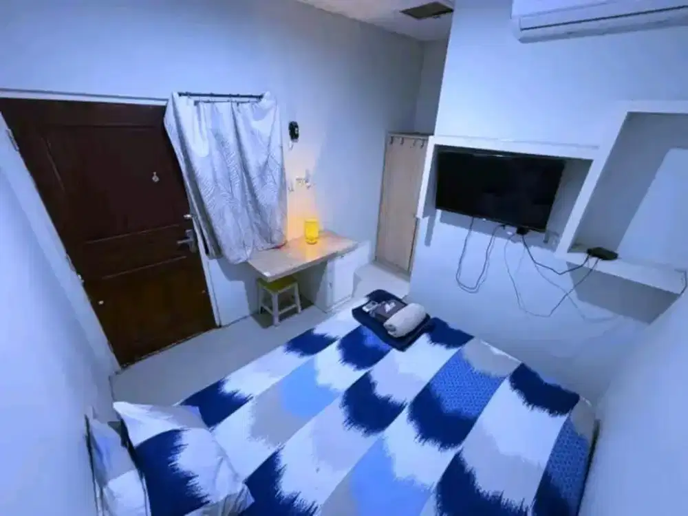 Karyawan Housekeeping Perempuan