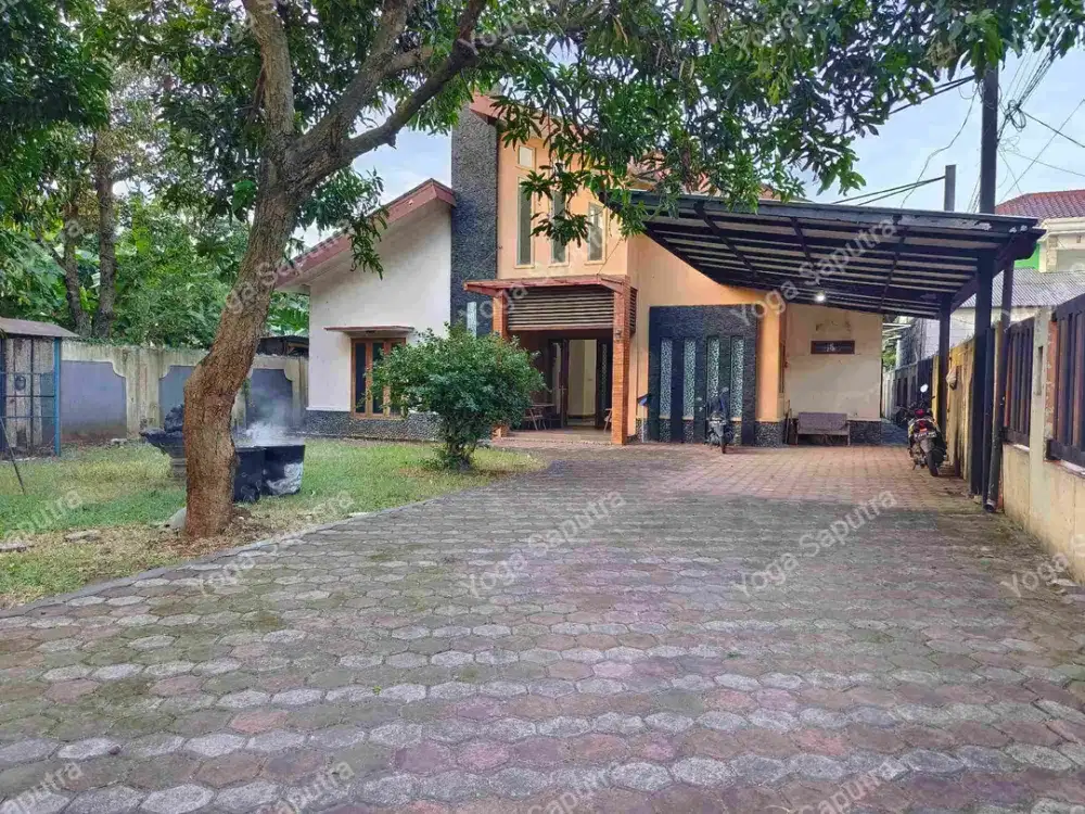 dijual rukam luas 833 mtr halaman muat 20 mobil