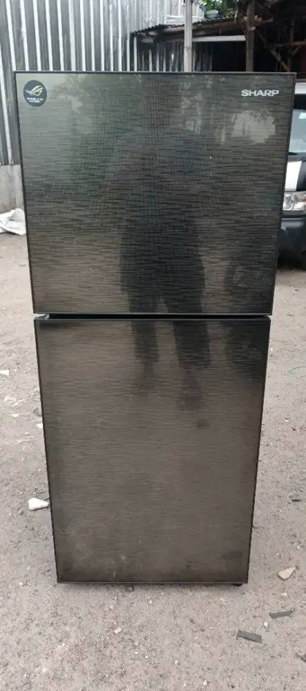 Kulkas pintu 2 Sharp terbaru