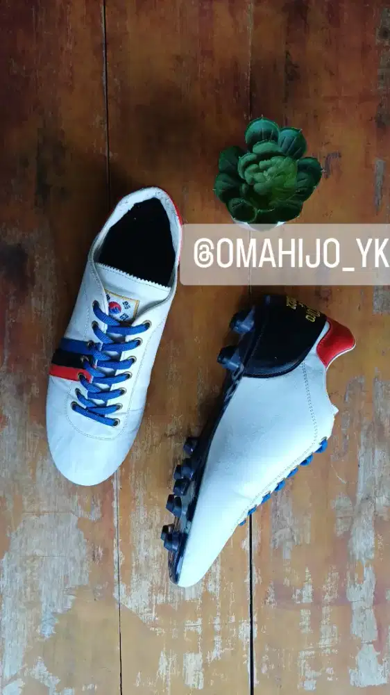 sepatu bola pantofola d oro