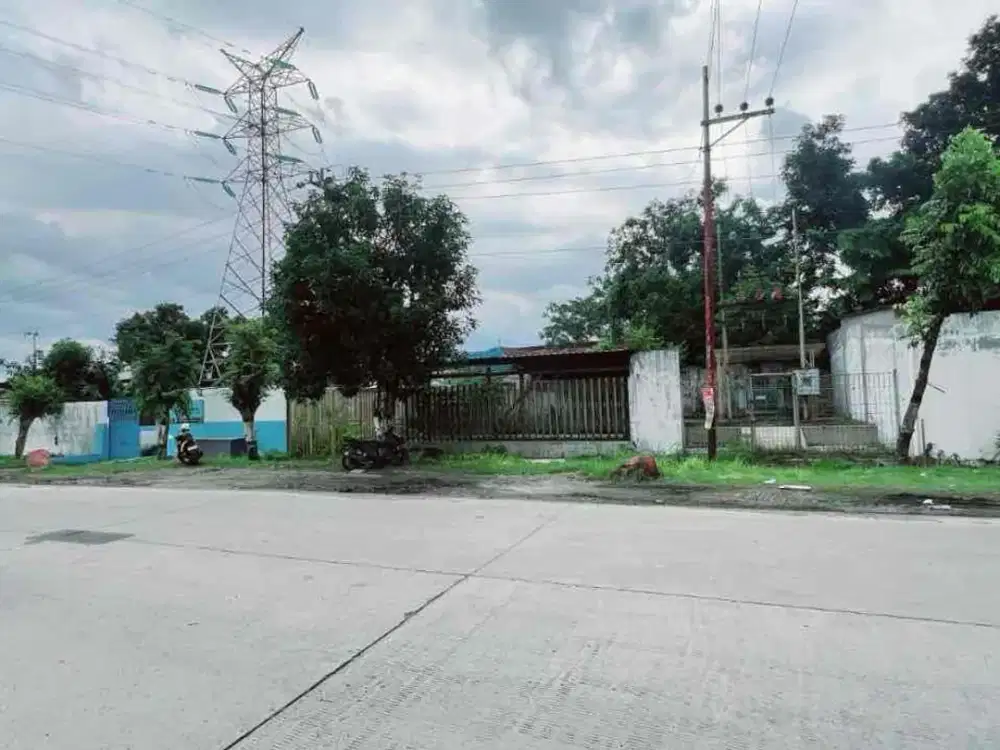 Tanah Pinggir Jalan Raya