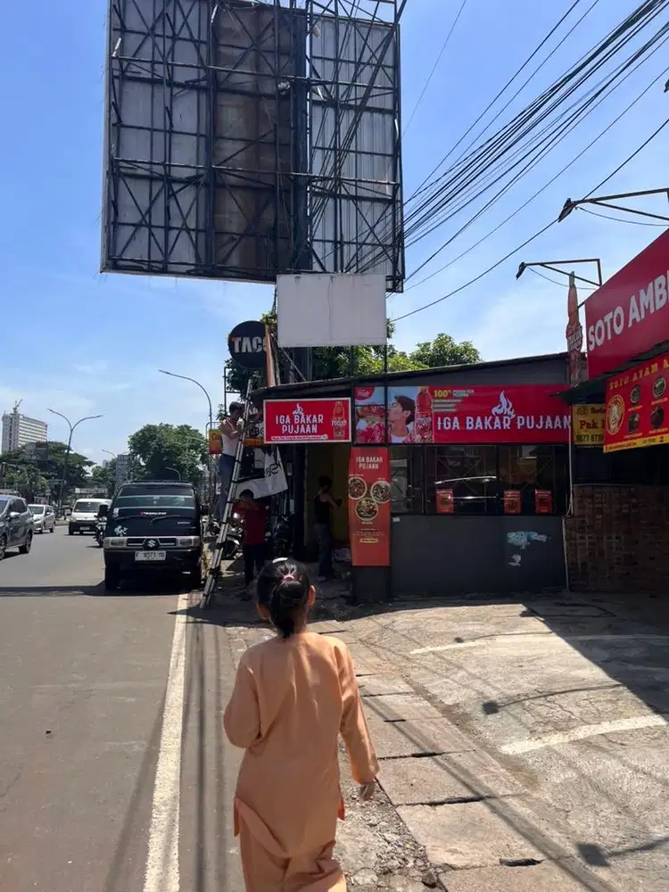 Dibutuhkan helper / cleaning ( khusus wanita & domisili cibubur)