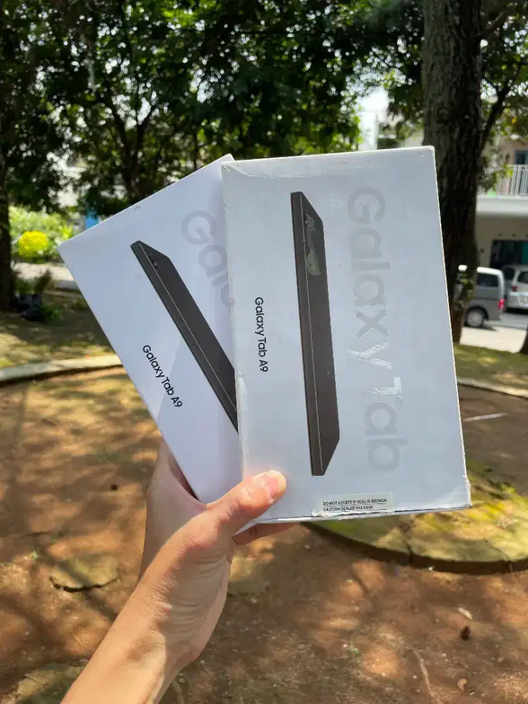 Tablet Samsung Galaxy Tab A9 4G LTE dan Wifi Layar 8.7 Inchi iPad Mini