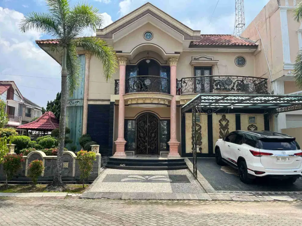 Dijual Rumah Mewah Full Furnished dan Kolam Renang