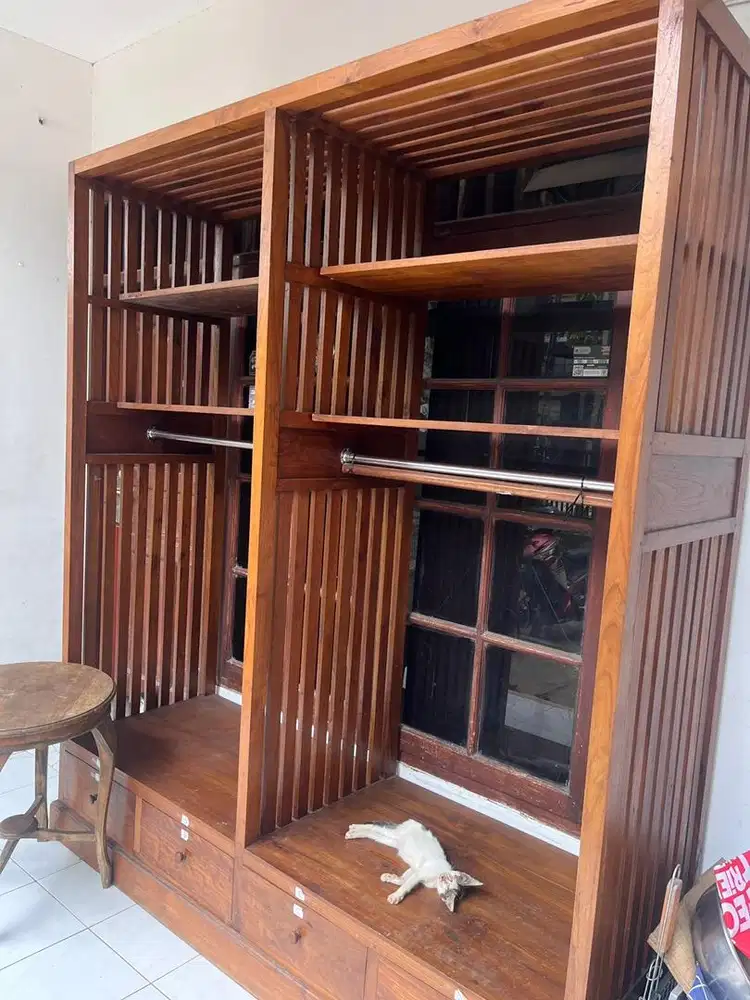 Rak lemari kayu jati