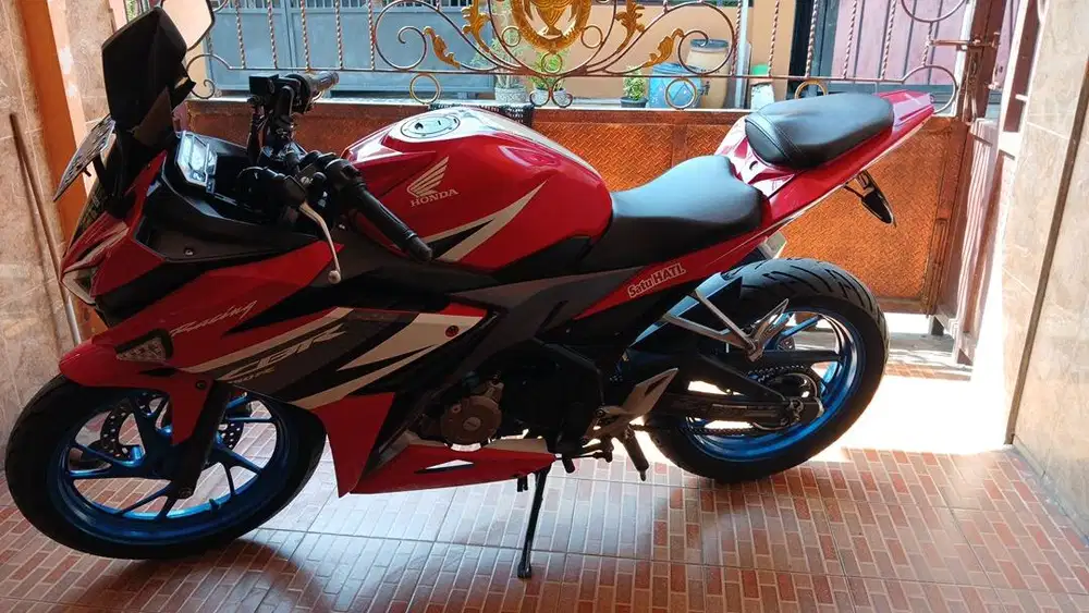 CBR 150 R Facelift Terawat, Ban depan belakang tebal (Siapa Cepat Dia