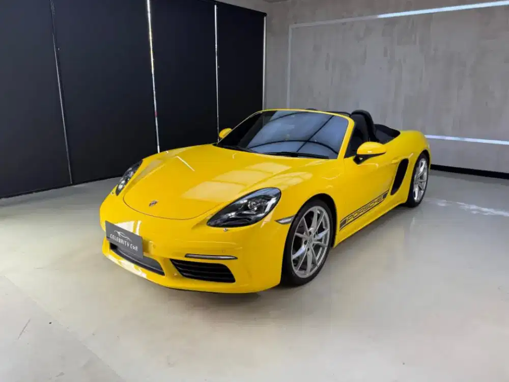 KM 10.000 an Porsche 718 Boxster Racing Yellow 2017