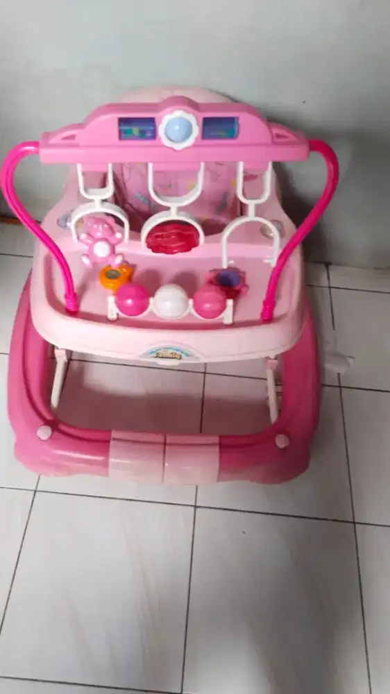 Family Baby Walker Preloved