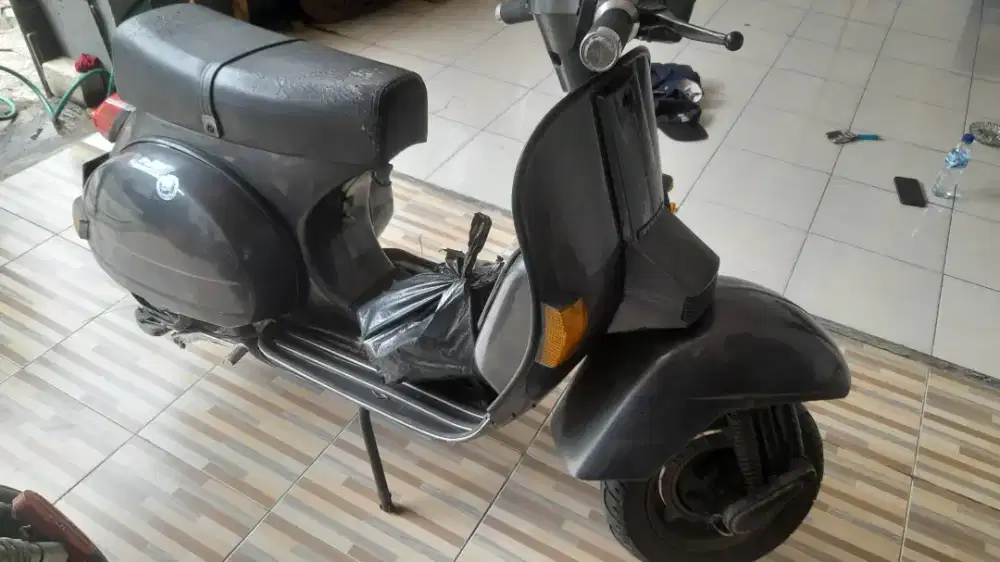DIJUAL VESPA P 150 XE 84
