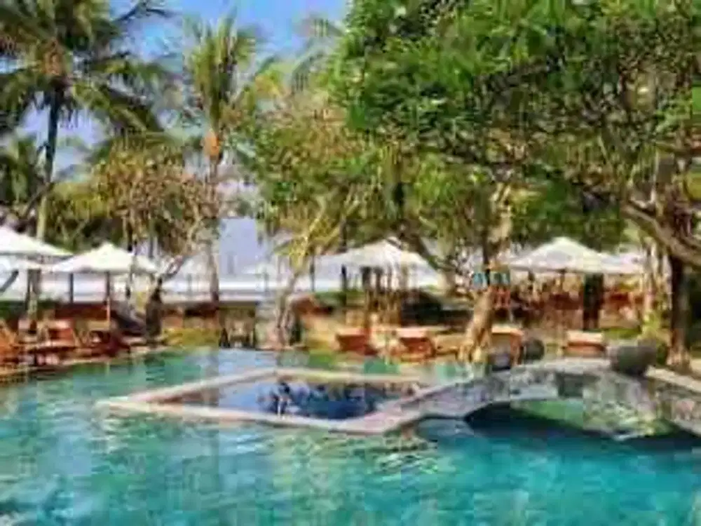 HOTEL BINTANG5 DI SEMINYAK BEACH, BADUNG, BALI
BEACHFRONT

BINTANG : ★★★★★
DESIGNED BY *_RENOWNED_
