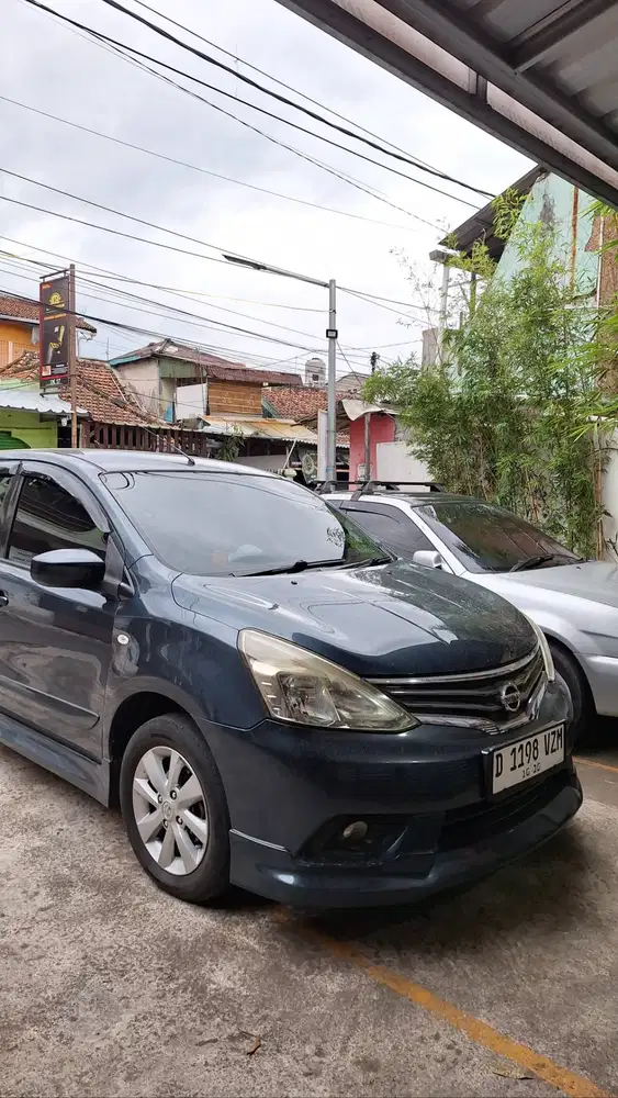 Nissan Grand livina XV AT 2015
