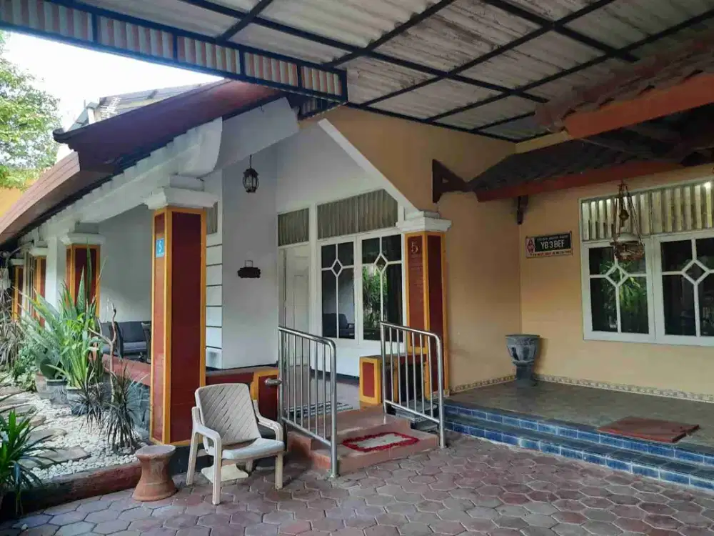 Rumah dijual cepat lokasi strategis di Bendul Merisi Surabaya