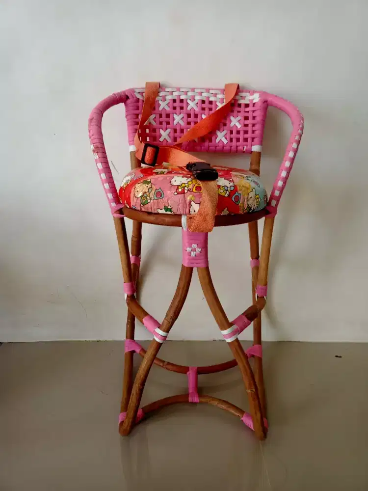 Bangku rotan untuk anak dimotor