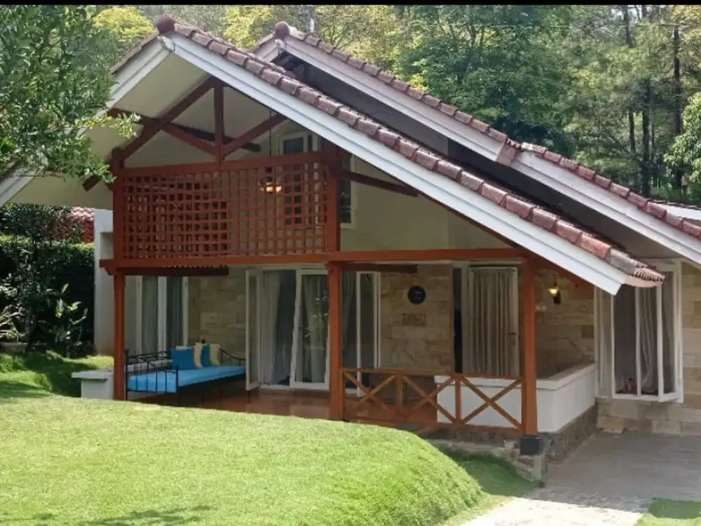 1915. Dijual Villa Grand Trawas Mojokerto