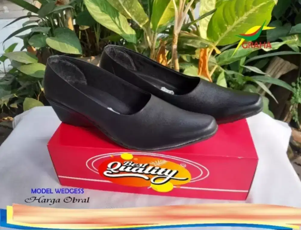 Sepatu Wedges Wanita
