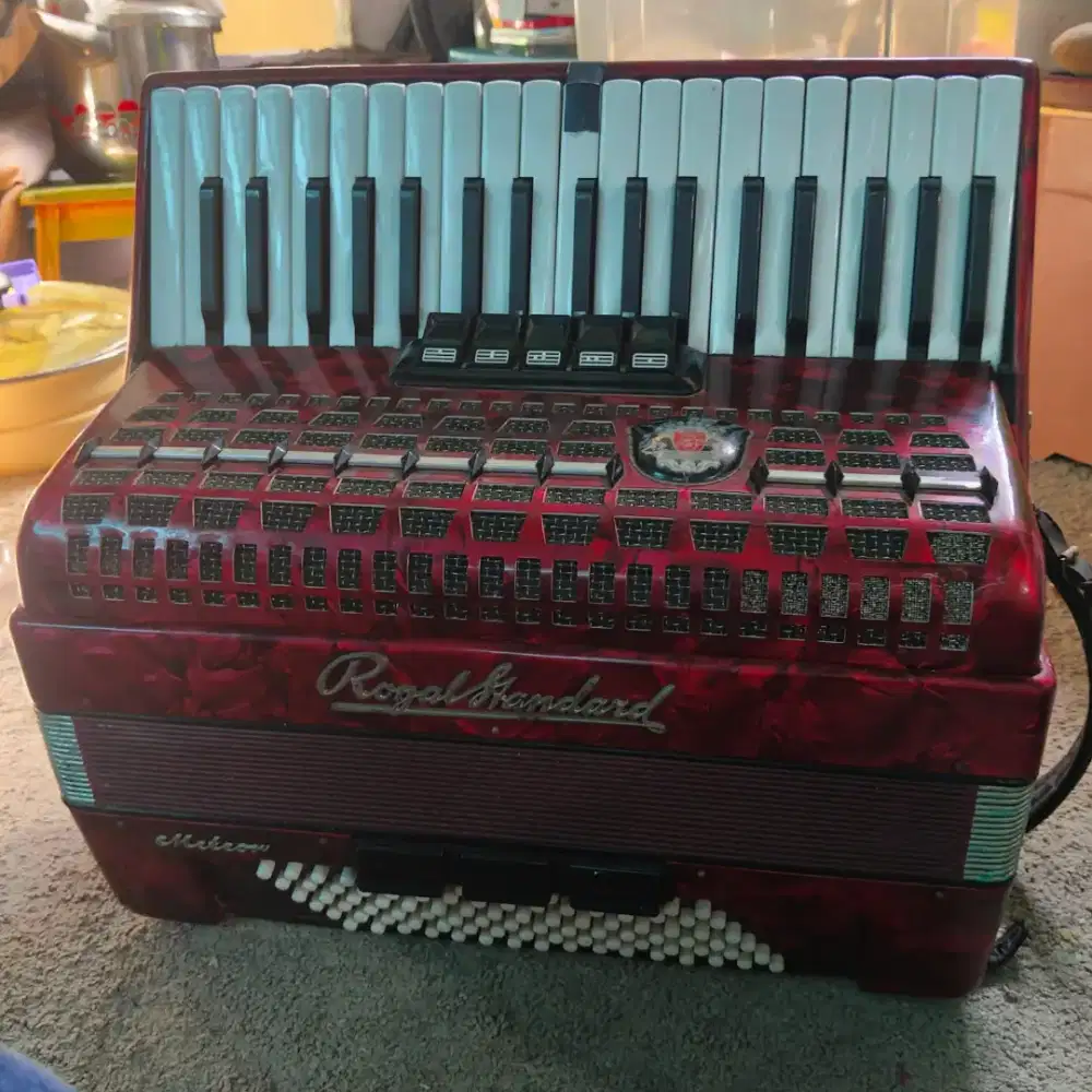 Piano jadul Royal Standard