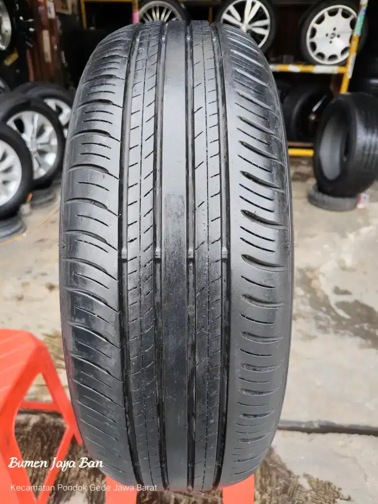 Ban 215 60 R17 Dunlop enasave