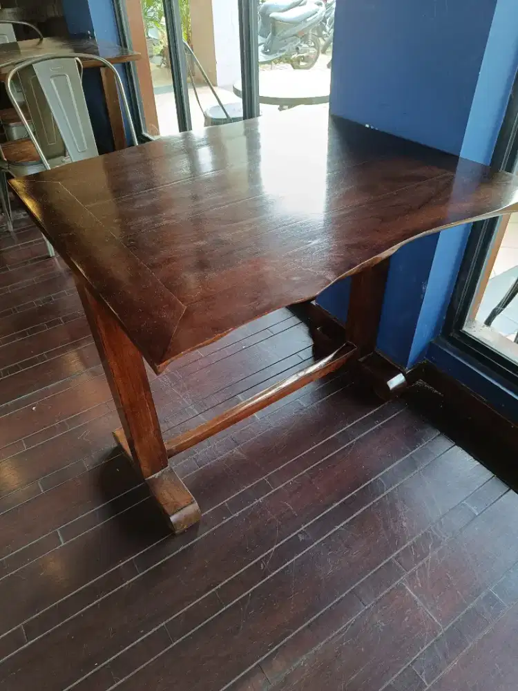 Meja kayu cafe resto