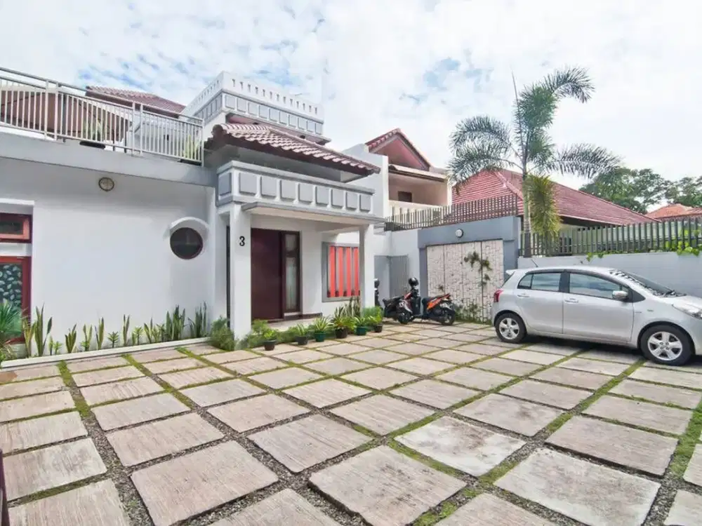 jalan utama syp cipaganti, bisa buat guest house, harga nego!