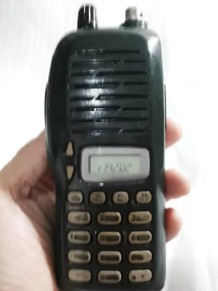 Rig ht icom V8 batangan.jakarta ila cb baterai baofeng antena