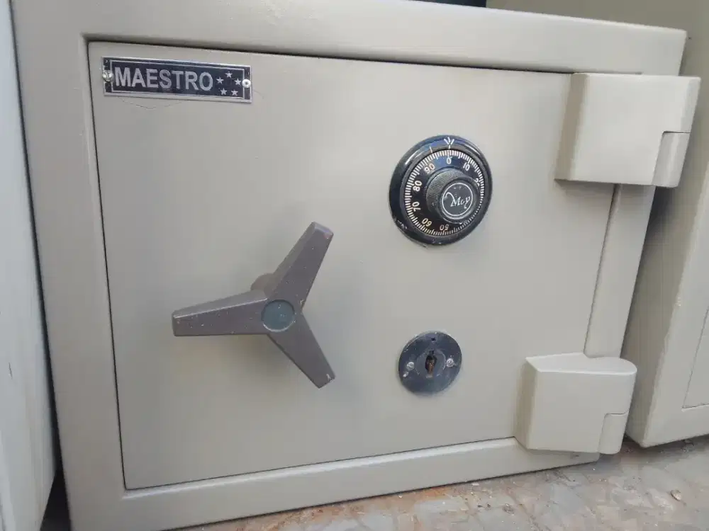 Jual murah Brankas untuk keamanan dokumen penting anda