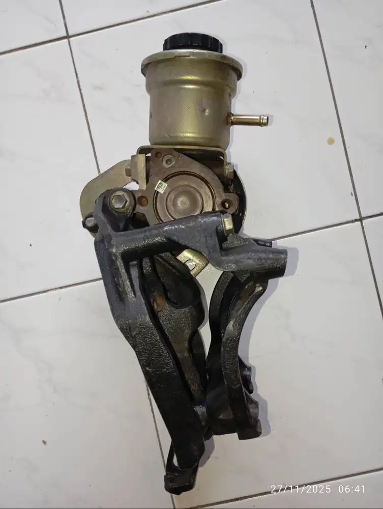 Pompa power steering dan braket kijang 7k