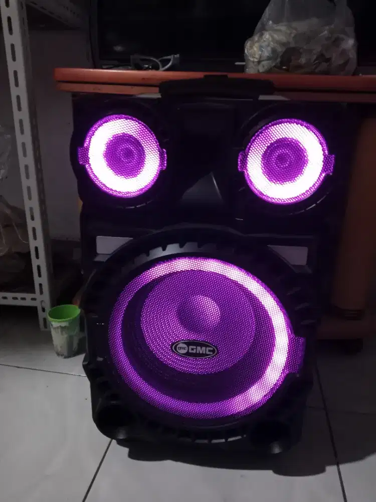 GMC 897 W. NEW SOUND Extra Boost