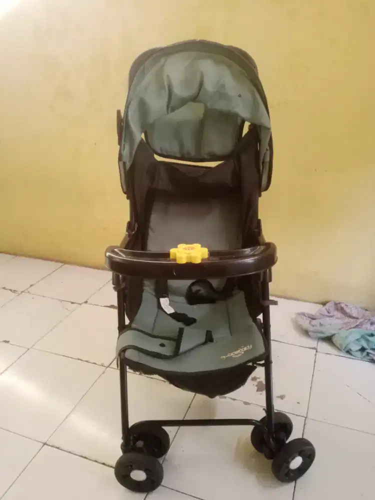 Menjual stroller bayi
