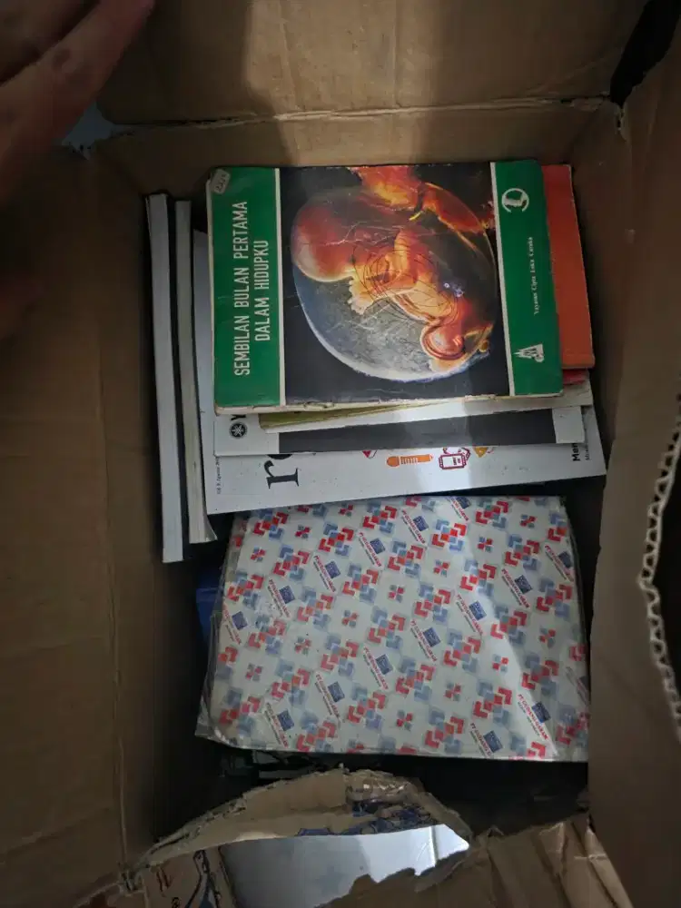 DIJUAL BUKU BEKAS YANG SUDAH TIDAK TERPAKAI