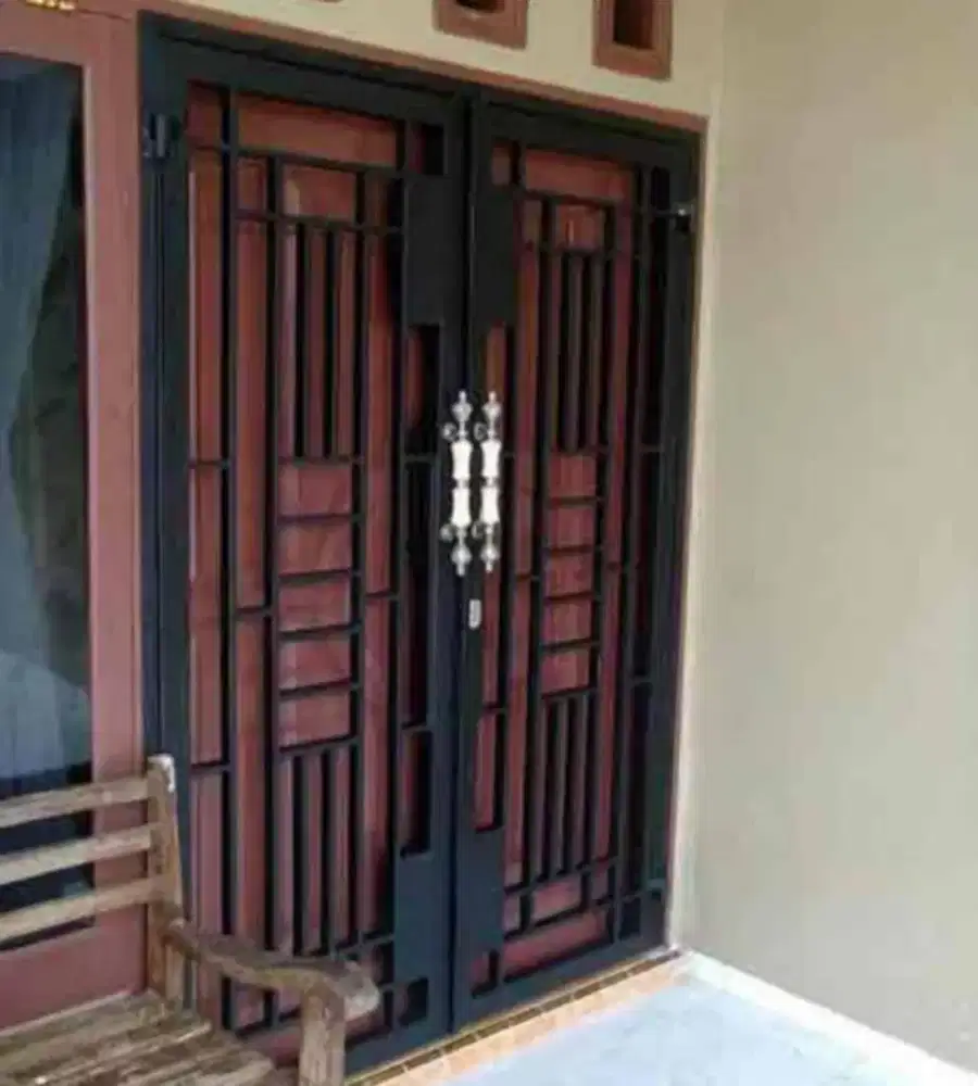 Servis dan renov pintu rolling door,kontruksi aja,teralis dll