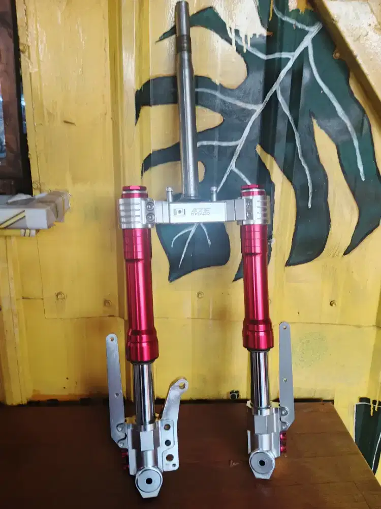 Shock breaker depan aerox new