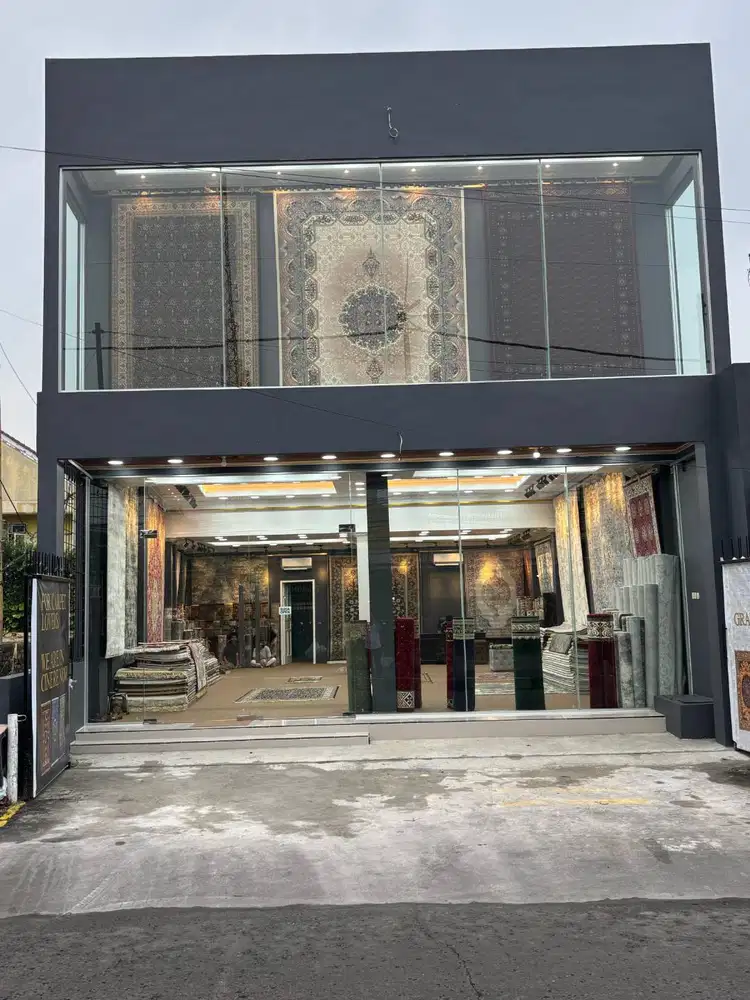 Konten kreator dan media social specialist