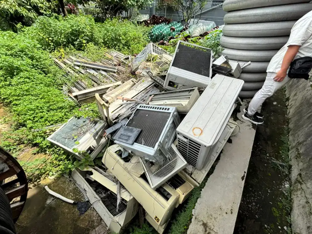 Menerima barang elektronik bekas