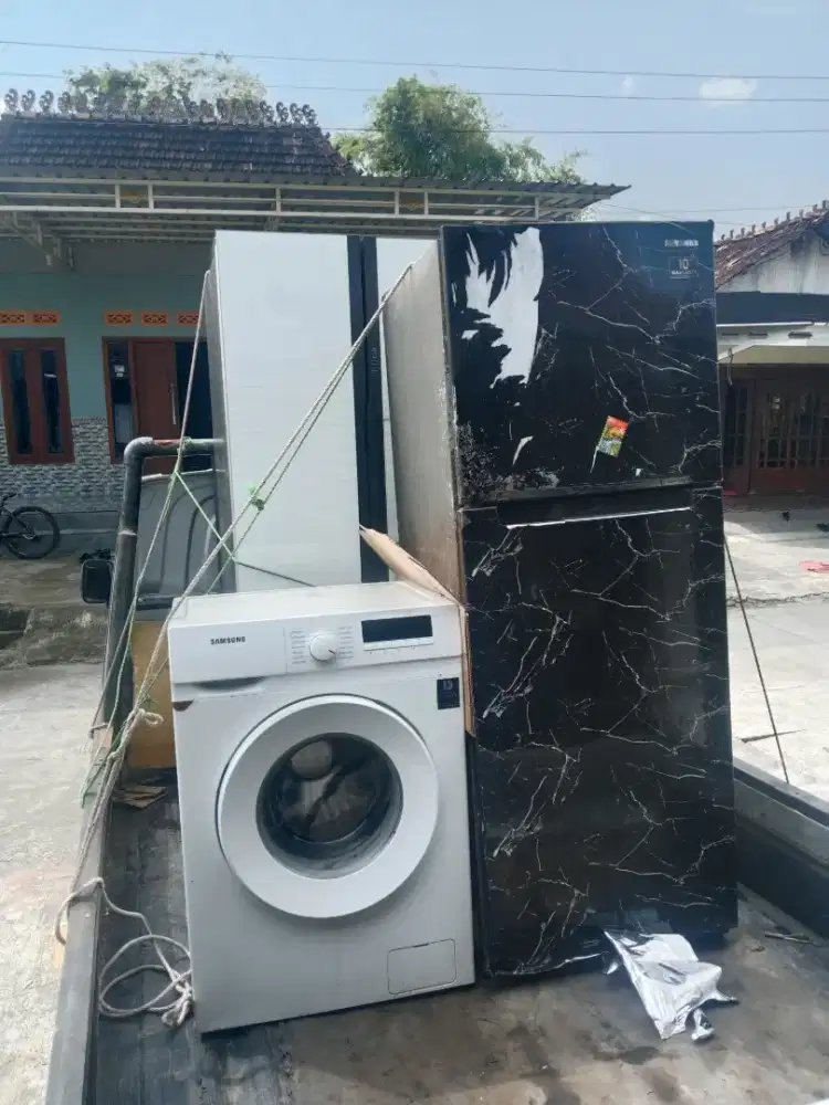 Menerima barang elektronik bekas