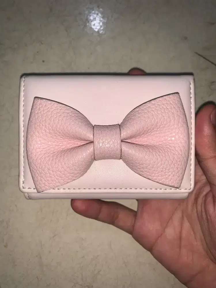 DOMPET DENGAN AKSEN PITA