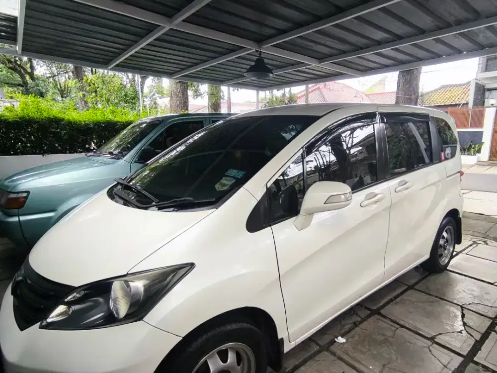 Kaca film mobil dan jendela gedung atau rumah panggilan