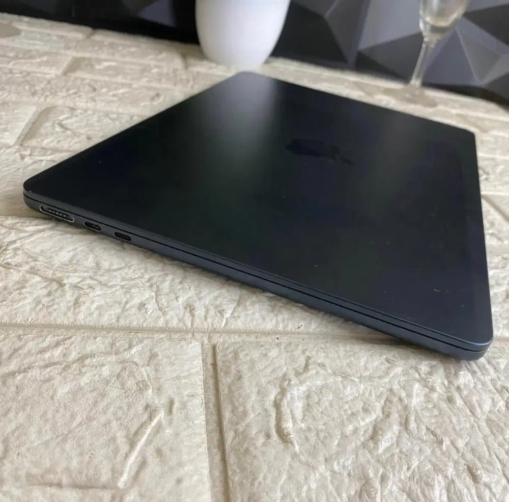 Macbook Air M2 RAM 8/256GB Warna Midnight