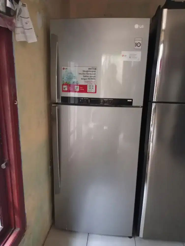 Di jual kulkas LG 2 pintu jumbo